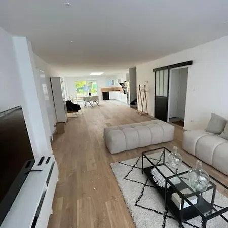 Cosy House *